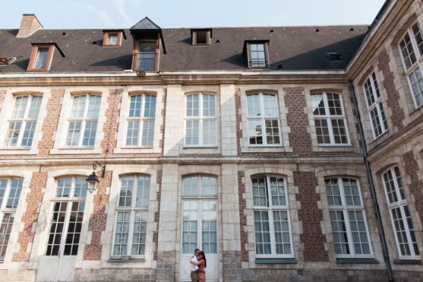 Seance-engagement-dans-le-vieux-Lille-Marine-Szczepaniak-Photographe-mariage-Nord-Pas-de-Calais-101(pp_w734_h489)