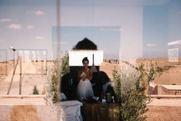 chloe-lapeyssonnie-cool-modern-hipster-wedding-desert-marrakech-villak_0045-800x534